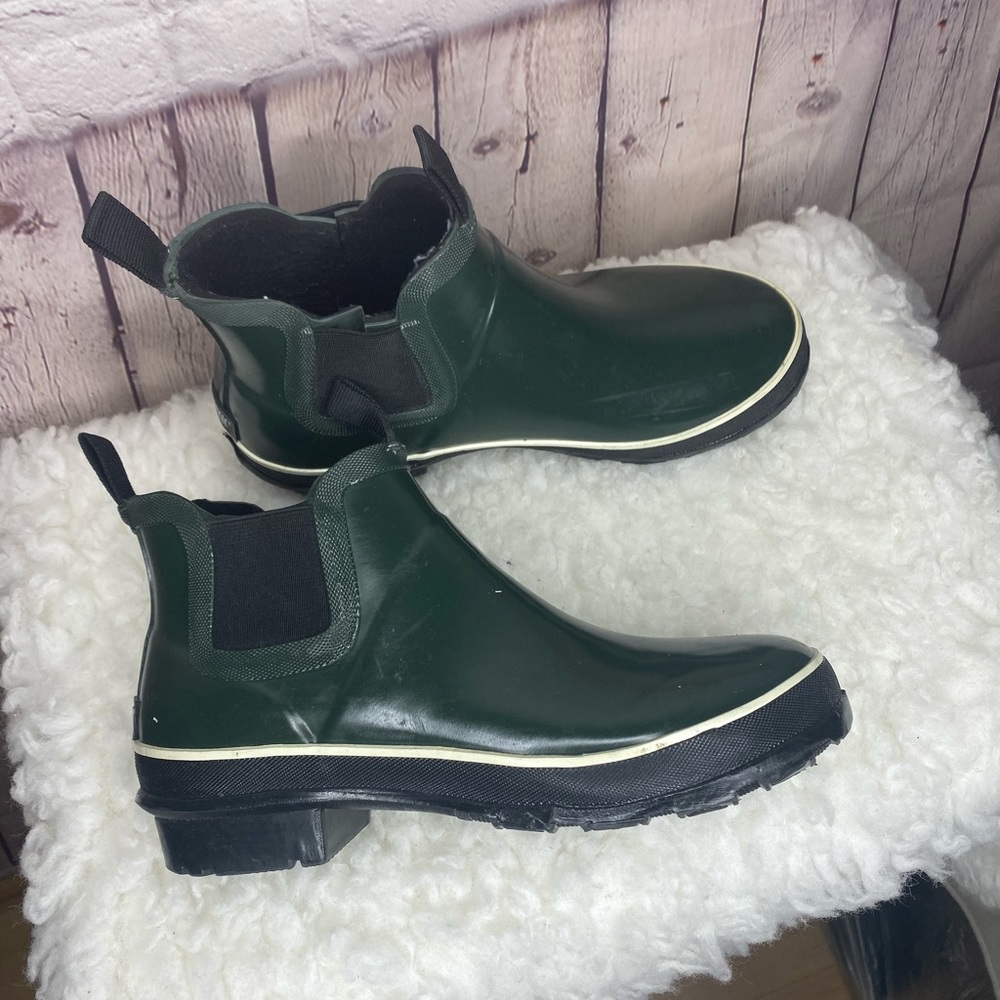 Baffin RAIN BOOTS SIZE 6